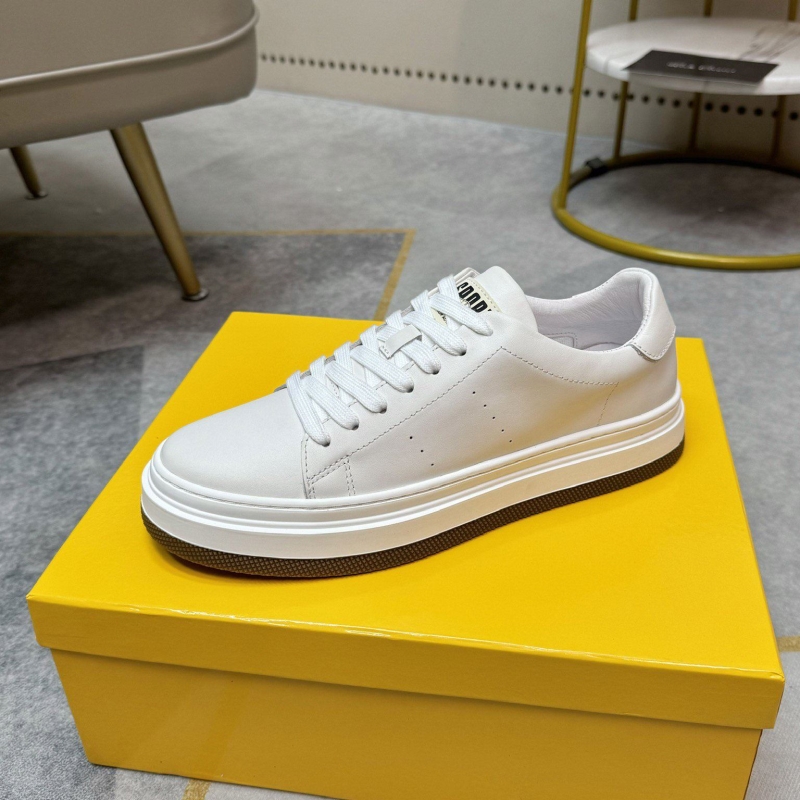 Pra*a casual shoes